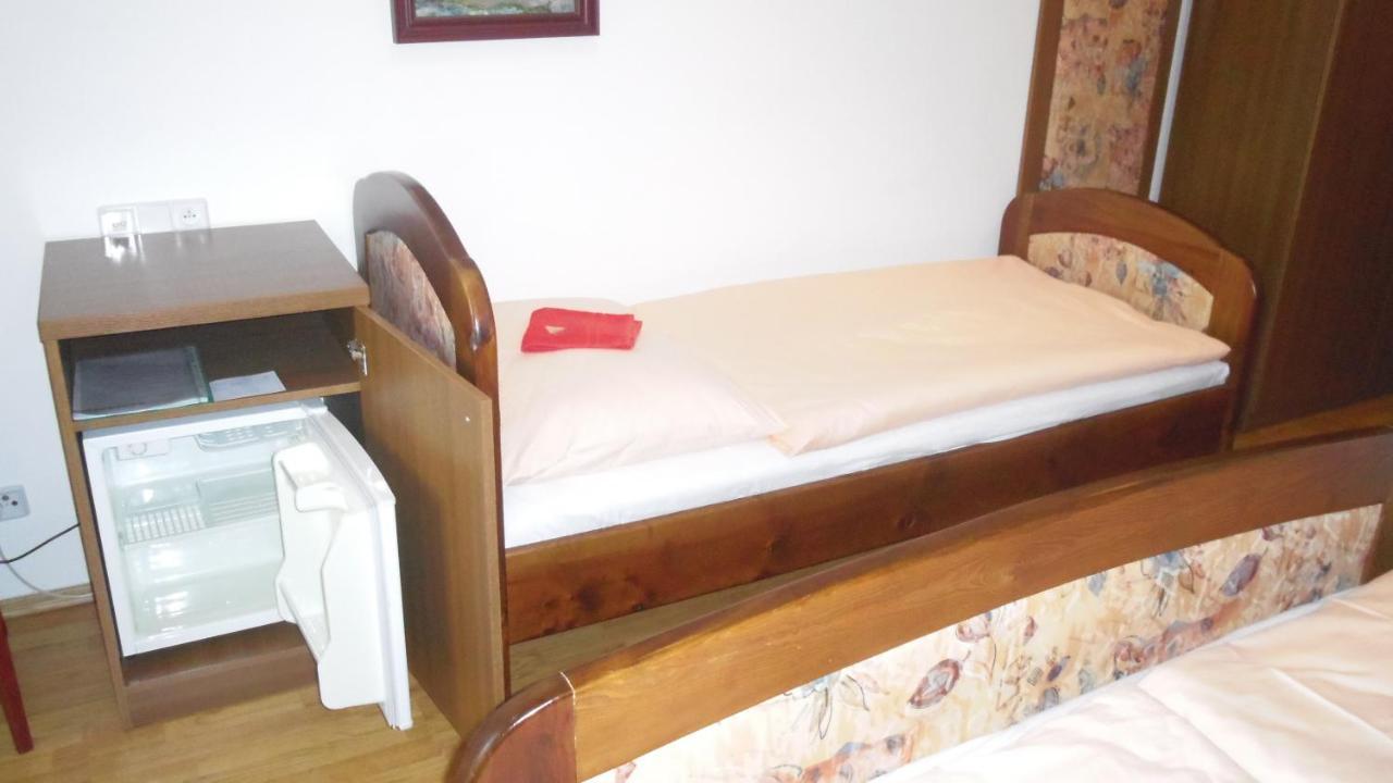 Pension Karolina Trnava Luaran gambar
