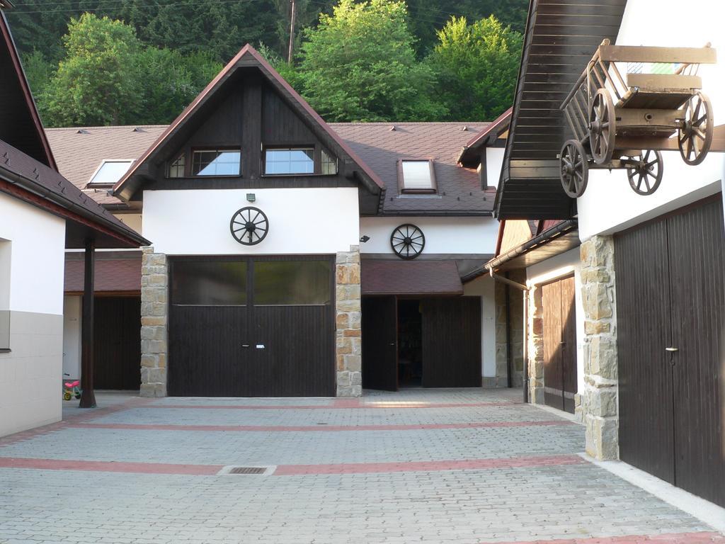 Pension Karolina Trnava Luaran gambar